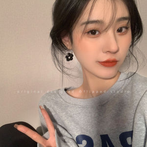 Hoa Tai Kim Loại Màu Đen Cho Nữ Thiết Kế Đơn Giản Phong Cách Lạnh Thời Trang Mới 2022 Trang Sức Tai Hợp Kim Bạc Vàng