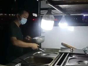 🔥ซื้อ1แถม1 🔥 Energy MALL ไฟโซล่าเซลล์ โซล่าเซลล์ หลอดไฟโซล่าเซลล์ หลอด LED Solar Light 4000W ฟาร์ม คอกวัว คอกไก่ ไล่แมลง ชาร์จพลังงานแสงอาทิตย์ ชาร์จไฟบ้าน มีแบตในตัว