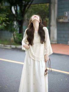 Bộ Đồ Hai Mảnh Dệt Kim Họa Tiết Hoa Kiểu Pháp Lười Biếng Mùa Xuân Hè Váy Midi Cạp Cao Cổ Tròn Dài Tay Quần Áo Công Sở Phong Cách Hàn Quốc