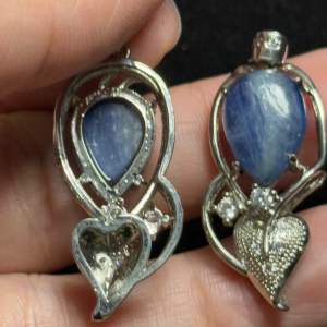 Kyanite Pendant-- Old Pit Kyanite No chemical processed/ Beautified 天然蓝晶石吊坠- 无优化 老矿蓝晶石 Loket Kyanite (S/n: 3131037-46)