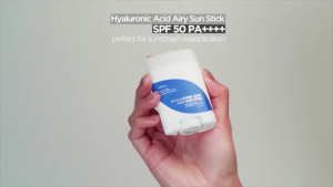 Isntree Hyaluronic Acid Sun Stick 22g SPF50+ PA++++ – Hydrating Non-Greasy Daily Sunscreen