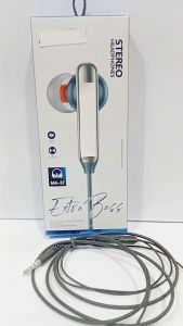 Handsfree MA-37 Stereo Headphones Headset Extra Bass\\n\\n Apa Itu Headset Handsfree MA-37?\\n\\nHeadset Handsfree MA-37 adalah headset dengan desain stylish dan berkualitas tinggi yang dirancang khusus untuk penggunaan sehari-hari maupun gaming. Dengan fitur stereo headphones extra bass, Headset Handsfree MA-37 menawarkan pengalaman suara yang luar biasa dan kenyamanan yang tak tertandingi.\\n\\n Spesifikasi Teknis Headset Handsfree MA-37\\n\\nBerikut adalah spesifikasi teknis Headset Handsfree MA-37:\\n\\n- Frekuensi respons: 20Hz-20kHz\\n- Sensitivitas: 100dB ± 3dB\\n- Impedansi: 32 ohm\\n- Warna: Hitam, Biru, Merah\\n- Kompatibilitas: Cocok dengan perangkat Android, iOS, PC, dan konsol gaming\\n\\n Keunggulan Headset Handsfree MA-37\\n\\nHeadset Handsfree MA-37 memiliki beberapa keunggulan yang membuatnya menjadi pilihan yang tepat untuk Anda:\\n\\n- Desain stylish dan ergonomis\\n- Suara stereo dengan bass yang kuat\\n- Mikrofon built-in dengan fitur noise cancellation\\n- Driver speaker 40mm untuk kualitas suara yang jernih\\n- Pengaturan volume yang mudah\\n\\n Cara Menggunakan Headset Handsfree MA-37\\n\\nBerikut adalah langkah-langkah penggunaan Headset Handsfree MA-37:\\n\\n1. Hubungkan headset ke perangkat Anda menggunakan kabel 3.5mm atau Bluetooth (untuk model nirkabel).\\n2. Pastikan suara dan mikrofon telah diaktifkan pada perangkat Anda.\\n3. Gunakan tombol pengaturan volume pada headset untuk mengatur tingkat suara sesuai keinginan Anda.\\n4. Nikmati musik, film, atau game favorit Anda dengan kualitas suara yang luar biasa.\\n\\n Tips Penggunaan Headset Handsfree MA-37\\n\\n- Gunakan headset dalam jarak maksimal 10 meter dari perangkat Anda untuk koneksi Bluetooth yang stabil.\\n- Jaga kabel dan port audio agar tetap bersih dan tidak terlalu kendor.\\n- Matikan headset ketika tidak digunakan untuk menghemat baterai.\\n\\n Perbandingan Headset Handsfree MA-37 dengan Headset Gaming Lainnya\\n\\nBerikut adalah perbandingan Headset Handsfree MA-37 dengan headset gaming lainnya:\\n\\n| Fitur | Headset Handsfree MA-37 | Headset Gaming Lainnya |\\n| --- | --- | --- |\\n| Desain | Stylish dan ergonomis | Fokus pada kenyamanan saat bermain game |\\n| Suara | Stereo dengan bass kuat | Emfokus pada akurasi suara |\\n| Mikrofon | Built-in dengan noise cancellation | Built-in dengan noise cancellation |\\n| Driver speaker | 40mm | 50mm |\\n| Kompatibilitas | Android, iOS, PC, konsol gaming | Terbatas pada platform tertentu |\\n\\n Kelebihan dan Kekurangan Headset Handsfree MA-37\\n\\n**Kelebihan:**\\n\\n- Desain stylish dan ergonomis\\n- Suara stereo dengan bass yang kuat\\n- Mikrofon built-in dengan fitur noise cancellation\\n- Driver speaker 40mm untuk kualitas suara yang jernih\\n- Kompatibilitas yang luas\\n\\n**Kekurangan:**\\n\\n- Mungkin kurang cocok untuk pengguna yang membutuhkan akurasi suara yang sangat tinggi saat bermain game\\n\\n Kesimpulan\\n\\nHeadset Handsfree MA-37 adalah pilihan yang tepat bagi Anda yang mencari headset dengan desain stylish dan berkualitas tinggi. Dengan fitur stereo headphones extra bass, Headset Handsfree MA-37 menawarkan pengalaman suara yang luar biasa dan kenyamanan yang tak tertandingi. Jangan ragu untuk mencoba Headset Handsfree MA-37 dan rasakan sendiri kualitas suaranya yang luar biasa!\"
