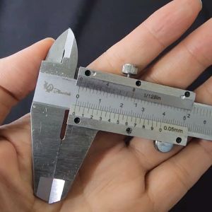 FLOURISH Sigmat Sikmat 6 Inch 15 Cm - Jangka Sorong Box PVC Merah