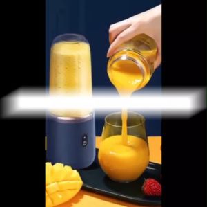 Máy Xay Sinh Tố 300ML Cầm Tay Sử Dụng Pin Sạc Cổng USB Tiện Dụng