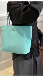 กระเป๋าผู้หญิง เรียบง่าย สีพื้น สไตล์ลำลอง