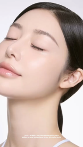 Rumah Cantik Azarine Invisipore Primer Sunscreen SPF 50 PA++++ 30gr Primer Makeup Pore Blurring Tahan Lama Longlasting Flawless Finish dengan PENTAVITI Niacinamide dan Centella Asiatica membantu melindungi dari polusi sinar bluelight