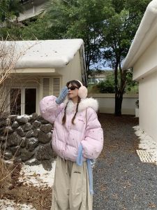 เสื้อแจ็คเก็ตผ้าฝ้ายขนนกพิราบหนาสำหรับผู้หญิง ฤดูหนาว 2025 ใหม่ คอตั้ง แขนยาว ปกขนสัตว์ ลายทาง ผูกโบว์ ทรงหลวม ปกติ