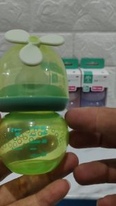 Minitree Botol Susu Bayi Newborn Regular Neck 60ml Model Tutup Bentuk Kipas untuk Usia Bayi Baru Lahir 0 Bulan Baby Feeding Bottle Unik with Handle Dengan Gagang Unik Lucu Bahan PP Sangat Tebal Berkualitas Sudah BPA Free Antipecah dan Bisa Direbus