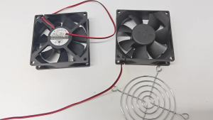 Quạt Nhỏ 80mm DC 12V Có Lưới Bảo Vệ Dành Cho Máy Game Điện Tử Máy Bán Hàng Tự Động - Quạt Seimistu 80mm Cho Thiết Bị Chơi Game