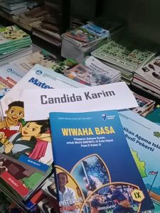 Panduan Lengkap Bahasa Sunda untuk Kelas 9 - Kurikulum Merdeka - Wiwaha Basa