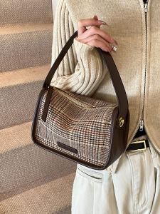 Retro British Plaid Womens Crossbody Bag Versatile Handbag Outdoor Small Square Bag Autumn 2025 New Style Fashionable