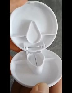 CLM กล่องตัดยา รุ่นใหม่ ใบมีดคม ที่แบ่งเม็ดยา ที่ตัดเม็ดยา ที่ตัดยา ที่แบ่งยา ตลับใส่ยา pill cutter