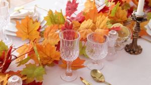 2M Artificial Fall Maple Leaf Garland Fake Plant Autumn Leave Vine for Home Decor Thanksgiving Halloween Festivals Wedding Decor