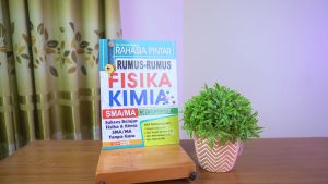 Buku Rumus Kimia Fisika SMA / Rahasia Pintar Rumus-Rumus Fisika Kimia Untuk SMA/MA Kelas X XI XII / Giri Utama SIDOARJO - PLM