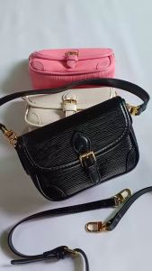 Tas Selempang Wanita Mini Sling Bag Kulit PU - Ukuran 17 x 5 x 11 cm - Warna Black, White, Rose Red (OOT Viral Kekinian)