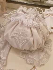 กระเป๋าสตางค์ทรงสี่เหลี่ยมกลมปักลายดอกกุหลาบ กระเป๋าเครื่องสำอางสีสันสดใส กระเป๋าใส่เครื่องสำอาง กระเป๋าสะพายไหล่แบบลำลอง