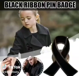 เข็มกลัดที่ระลึก ริบบิ้นไว้อาลัย สำหรับติดเสื้อ เสื้อโปโล เสือยืดชุดทำงาน ชุดเดรส หรือ ชุดยูนิฟอร์ม