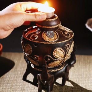 ที่เขี่ยบุหรี่ช้างไม้เนื้อแข็ง ที่เขี่ยบุหรี่แฟชั่นย้อนยุค และแกะสลักไม้แกะสลักตก แต่งสถาน ที่เทียน ที่มีฝาปิด