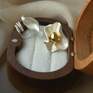 Retro Matte Petal Ear Cuff No Piercing Womens New Style High-End Sensation Light Wearing Large Atmosphere Ear Jewelry