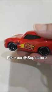 New Pixar Cars 3 Lightning McQueen 1:55 Scale Alloy Die-Cast Vehicle - Collectible Toy for Kids