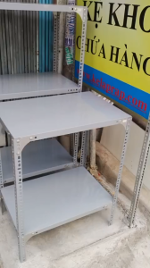Kệ Thép V lỗ-mã số: V50.12 (D120cm x R50cm x C100cm). Gồm 4 tầng mâm MÀU XÁM. Khách vui lòng đọc kỹ nội dung tin đăng