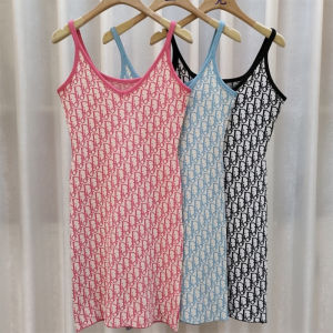 ชุดเดรสผ้าไหมน้ำแข็งถักฤดูใบไม้ผลิและฤดูร้อนสำหรับผู้หญิง เอวสูง กระโปรงสั้น กระโปรงทรงเอ แขนกุด กระโปรงสั้น กระโปรงสั้น