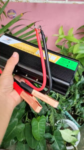 8000W pure sine wave inverter -12V to 220V AC/DC conversion with USB interface and socket built-in multiple safety protection systems suitable for home emergency and solar energy systems