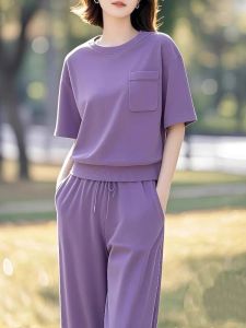 2025 ใหม่ ดีไซน์ ฤดูร้อน ลำลอง สวมใส่สบาย สีม่วง ชุดกีฬาแขนสั้นคอกลม กางเกงขายาว ผู้หญิง แฟชั่นต่อต้านริ้วรอย