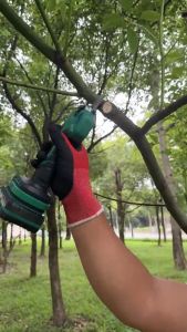 Máy Cắt Tỉa Cây Cảnh Worfkix lưỡi cắt bằng thép carbon Có đèn báo % động cơ không chổi than WF-CP30BL