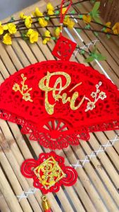 Khánh Quạt Nhung Đỏ Khắc Chữ TẾT PHÚC LỘC