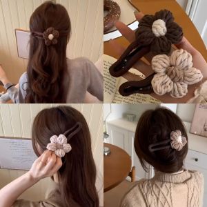 Large Size Knitted Flower Duckbill Hair Clip Milk Coffee Color Half Updo Hair Claw Autumn Winter Elegant Hair Accessories