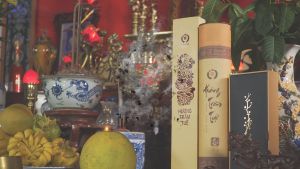 Nhang đại 35h Trầm Tuệ hộp 5 cây với hương thơm thanh nhẹ và không gây cay mắt