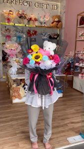 Buket Bunga Artificial & Kado Romantis Anniversary