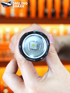 【8000LM】Smiling Shark SD7152 LED Flashlight Super Bright M60 3Mode Type-c Rechargeable Torch Light Waterproof Outdoor Camping Household Lighting
