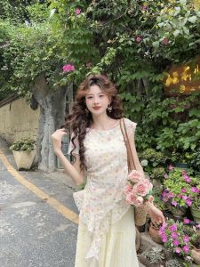 Áo Thun Nữ Tay Ngắn Họa Tiết Hoa Mềm Mại Kiểu Pháp Mùa Hè Không Đều Thiết Kế Áo Sơ Mi Ôm Vừa Vặn Thon Gọn