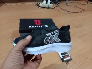 Sepatu Sekolah Anak Laki Laki Perempuan Cewek Cowok Warna Hitam Murah Tali Perekat Rekat Velcro Kecil Tanggung Umur Usia PAUD TK SD SMP SMA Kelas 1 2 3 4 5 6 7 8 9 0 Tahun-GUDANG1212105