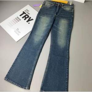 CELANA CUTBRAY WANITA RETRO SPRAY