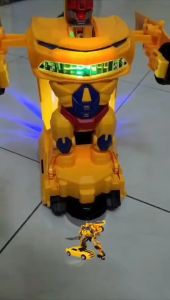 BFF 24SS 2 in 1 Transformation Robot Car Deformation Car Toys With Music Dancing Kereta Mainan Kereta Robot 大黄蜂变形金刚汽车玩具