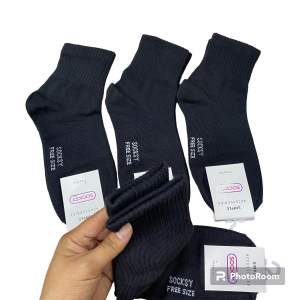 ถุงเท้าผู้ชายข้อกลางงานไทย หนึ่งแพคมี 12 คู่ free size