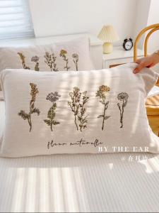 Pure Cotton Lavender Scented Pillowcases & Soft Breathable Absorbent Towels for Home Use