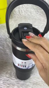 แก้วน้ำเก็บอุณหภูมิ รุ่น JM-77 ความจุ 900 ML สแตนเลส 304 คุณภาพดี รุ่น JM-77 เก็บได้ยาวนานร้อนหรือเย็น รุ่น 2 หัวดื่ม