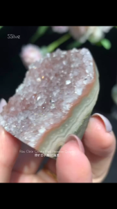 Co-growth Red Phantom 💁‍♀️ #RedPhantom  Natural Raw Clear Quartz 🌿 Brilliant and vivid red hues 💫 Fully filled with beautiful red phantoms ✅