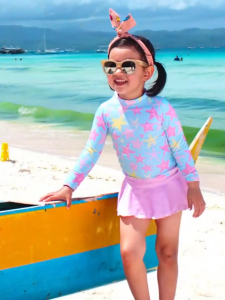 [🚚จัดส่งจากกรุงเทพฯ] ชุดว่าว่ายน้ำเด็กหญิงวัย 3-10 ปี แขนยาว ป้องกันแดด ลวดลายสวยงาม ชุดว่าว่ายน้ำเซต