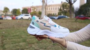 2025รุ่นใหม่ รองเท้าผ้าใบผู้หญิง นุ่มระบายอากาศได้ดีรองเท้าผ้าใบลำลอง แฟชั่นเรียบง่ายสสไตล์เกาหลีสุดฮิต