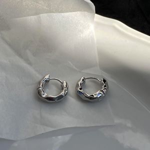 Commuters Versatile Minimalist Design High-end Sense of Metal Texture Simple Small Circle Temperament Ear Studs Earrings