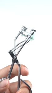 FOCALLURE FA-T18 Warping Comb Eyelash Curler Lasting Curl Natural Effect Portable Eye Makeup Tool