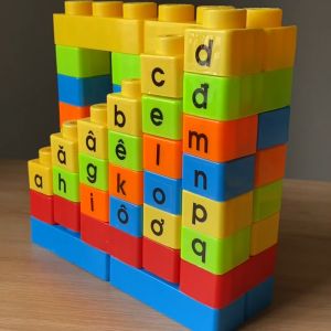 Bộ xếp hình loại to 50 chi tiết bé 1 tuổi chơi và nhận biết chữ cái [made in Vietnam]