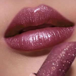Pearlescent lipstick long-lasting waterproof lipstick create charming and plump lips