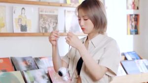 คล้องคอ พัดลม รูปทรง บิน ชาร์จ USB พลังเทอร์โบ ลมแรง เสียงเงียบ มือใช้งานยาวนาน รุ่น MF040