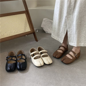 Niche Style Pigs Knuckle Womens Shoes Flats Buckle Mary Jane Shoes Split Toe Tabi Shoes Soft Bottom Flats Retro Beanie Shoes Women